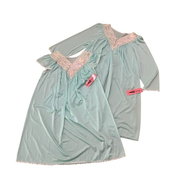 Vintage Deadstock Aqua Nylon Embroidered Lace Nightgown NWT / size M/L - - Picture 1 of 5